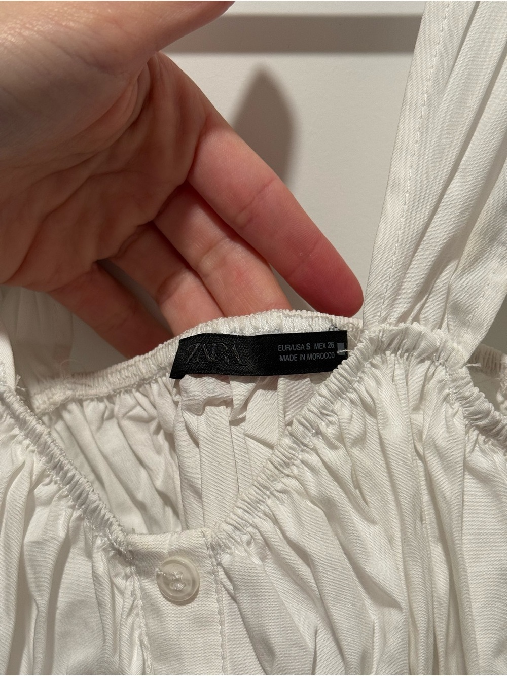 Zara White Ruffled Button-Front Crop Top - Picture 3 of 3